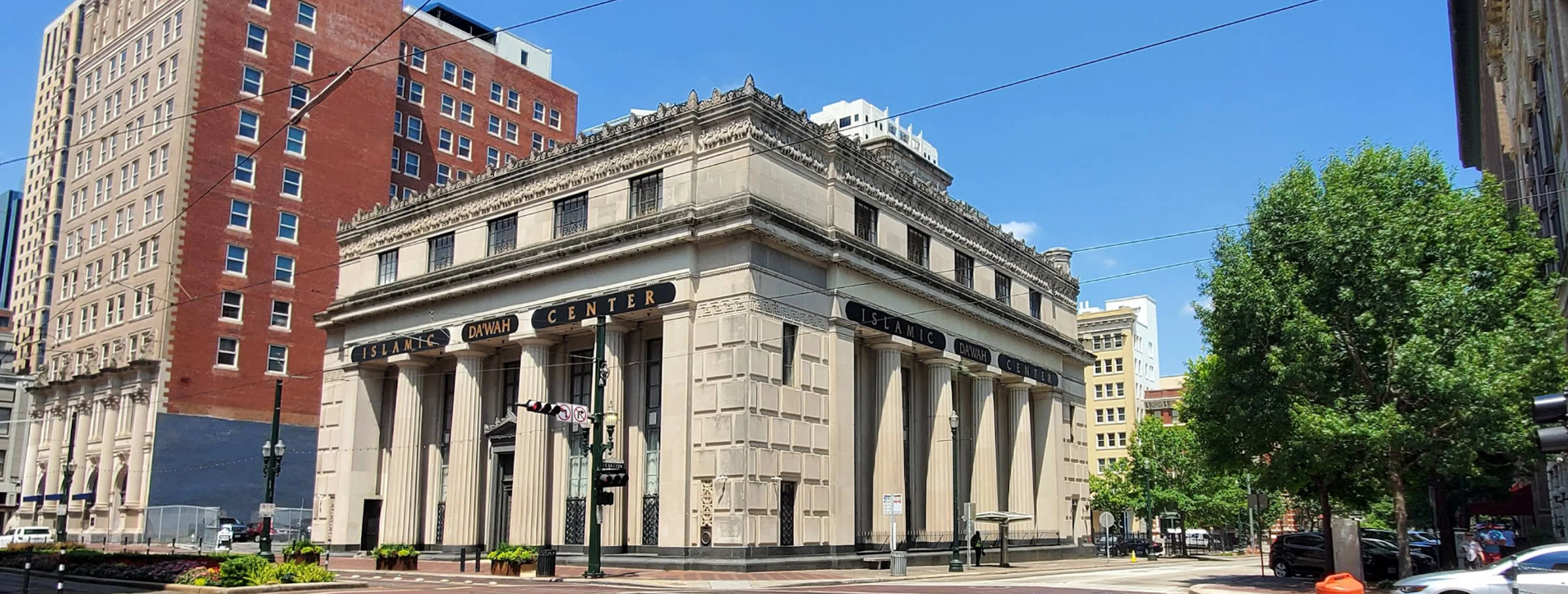 Exterior view of Islamic Da'wah Center Houston building